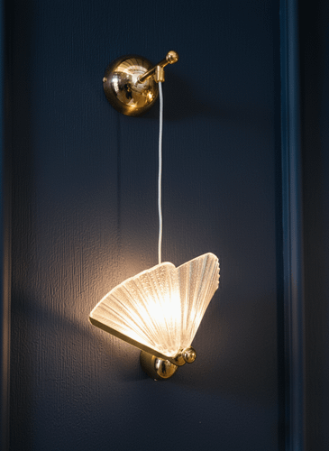 نورپردازی لوکس اتاق خواب با دیوارکوب فانتزی طرح پروانه