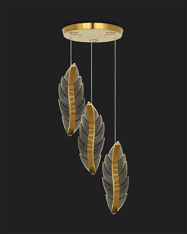 لوستر مدرن طرح پر طلایی 3 شعله با آویزهای کریستالی شفاف و بدنه فلزی.