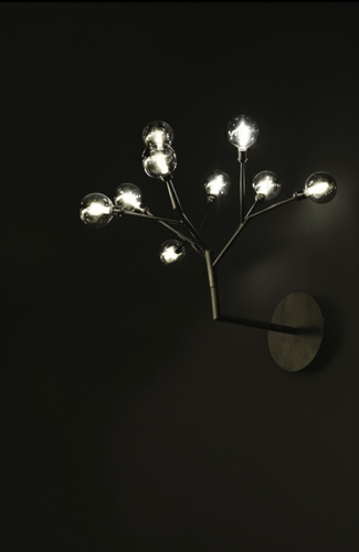 چراغ دیواری مدرن شاخهای بدنه مشکی با حبابهای کروی شفاف و دودی