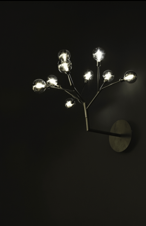 چراغ دیواری مدرن شاخهای بدنه مشکی با حبابهای کروی شفاف و دودی