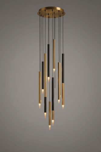 لوستر آویز مدرن 9 شعله مدل لولهای با ترکیب رنگ مشکی و طلایی مات، دارای آویزهای نامنظم، ایدهآل برای سقفهای بلند و راه پله.