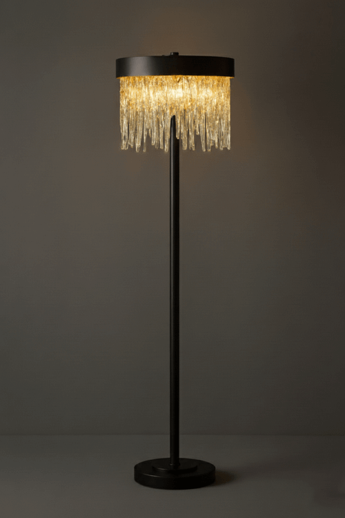 آباژور آویزهای کریستالی قندیلی وارداتی لوکس ظریف و پایه بلند فلزی مناسب دکوراسیون پذیرایی.